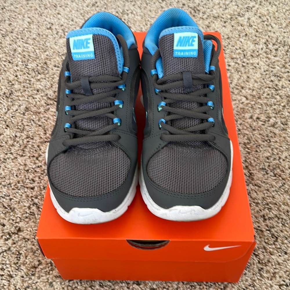 NIKE Womens Shoes